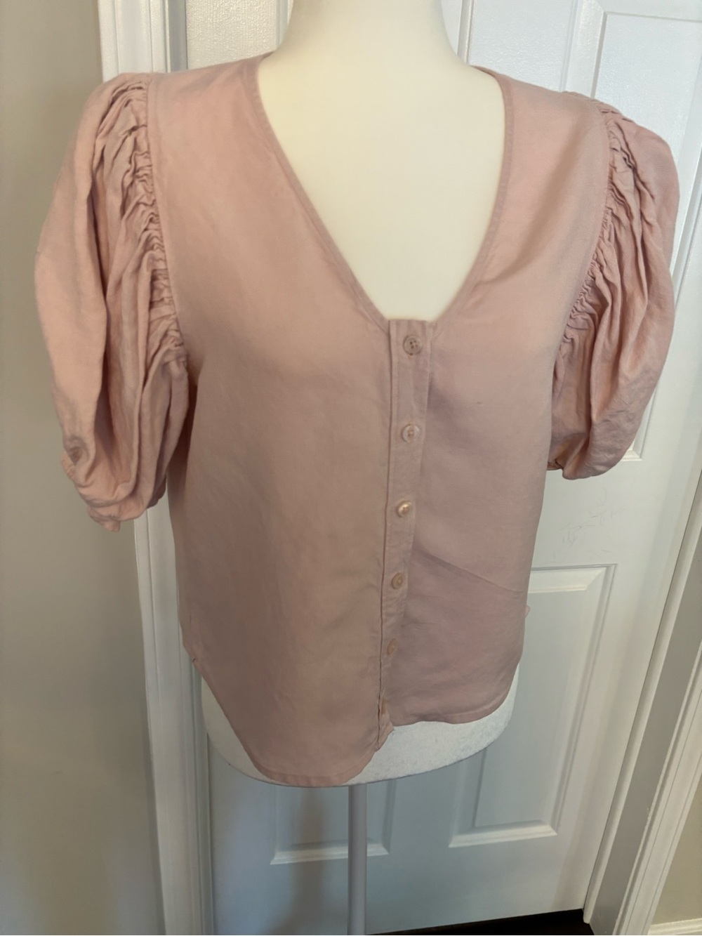 Women's Puff Sleeve V-Neck Button Front Top - Blush Pink linen